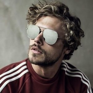 Brand New Living Large Mens